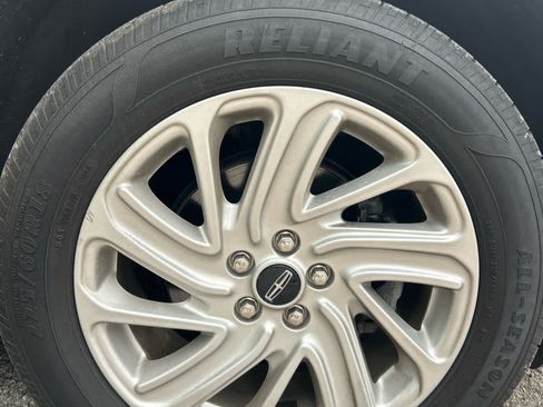 Used 2021 Lincoln Corsair AWD w/ Rear Removable Package Tray image 23