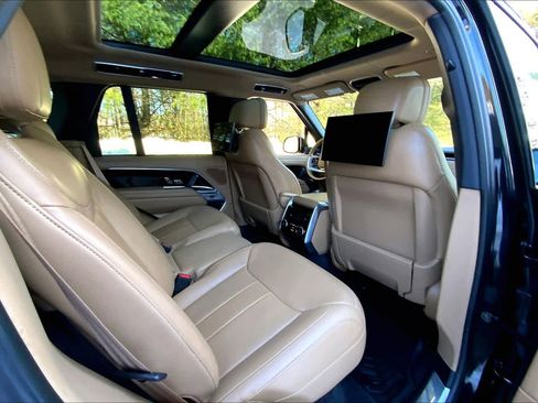 Used 2023 Land Rover Range Rover Autobiography image 19