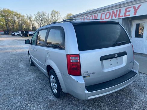 Used 2010 Dodge Grand Caravan SE image 6