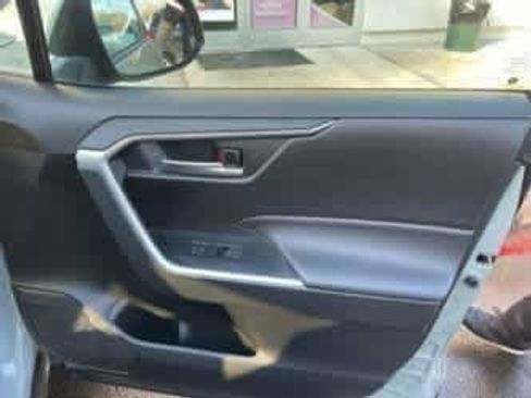 Used 2023 Toyota RAV4 XLE Premium image 19