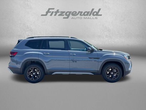 New 2026 Volkswagen Atlas Peak Edition AWD/4WD image 4