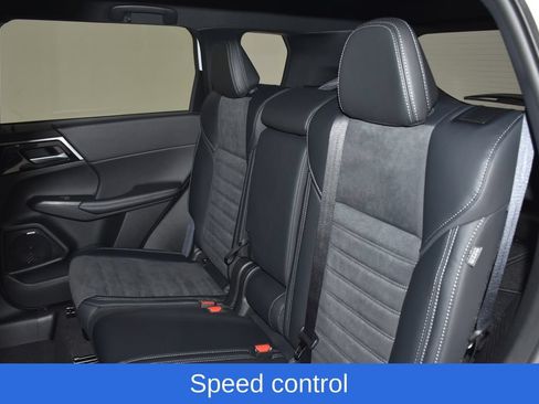 New 2026 Mitsubishi Outlander LE AWD/4WD image 24