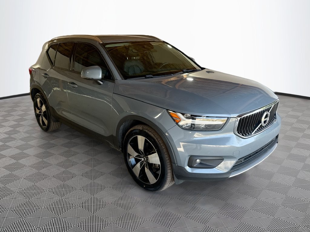 Used 2021 Volvo XC40 T5 Momentum w/ Protection Package Premier AWD/4WD image 4