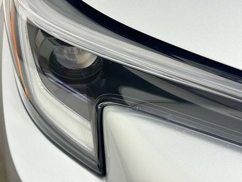 Used 2025 Toyota Corolla SE image 35