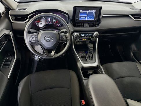 Used 2020 Toyota RAV4 LE image 17