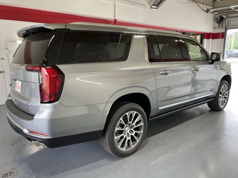 New 2026 GMC Yukon XL Denali w/ Sun & Power Step Package image 4