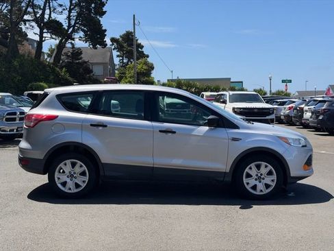 Used 2016 Ford Escape S FWD image 4