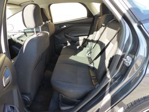 Used 2017 Ford Focus SE image 28