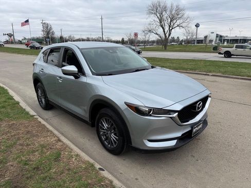 Used 2017 MAZDA CX-5 Touring image 7