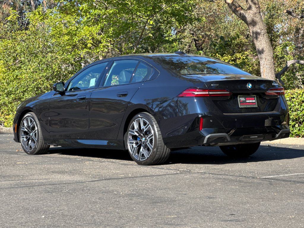 Used 2026 BMW 530i xDrive w/ M Sport Package AWD/4WD image 7