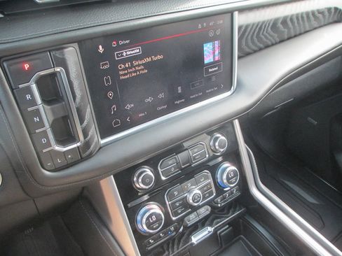 Certified 2023 GMC Yukon XL Denali image 31