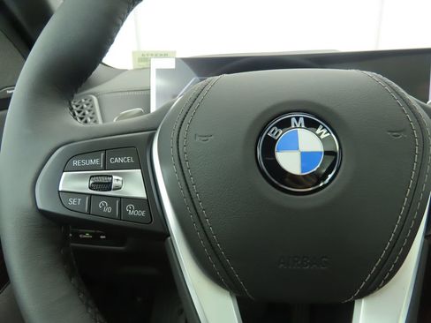 Used 2026 BMW X5 sDrive40i w/ Premium Package image 12