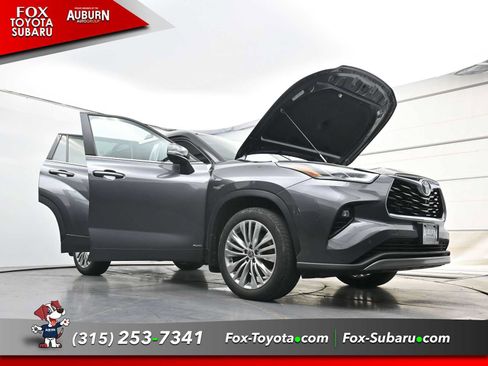 Used 2024 Toyota Highlander Platinum AWD/4WD image 40