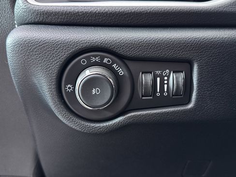 New 2026 Chrysler Pacifica Select image 27