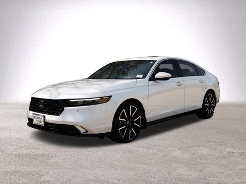 Certified 2025 Honda Accord Touring image 5