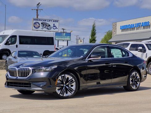 New 2026 BMW 530i w/ Premium Package image 1