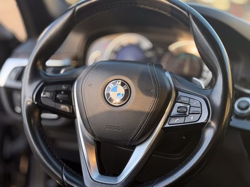 Used 2018 BMW 530e w/ Premium Package 2 RWD image 21