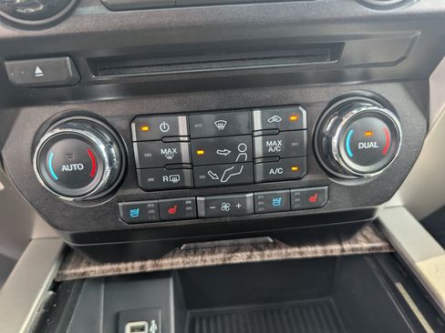 Used 2017 Ford F350 Lariat w/ Lariat Ultimate Package AWD/4WD image 22