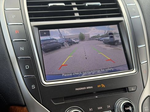 Used 2019 Lincoln Nautilus Select AWD/4WD image 31