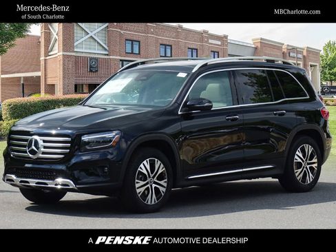 New 2025 Mercedes-Benz GLB 250 4MATIC image 1