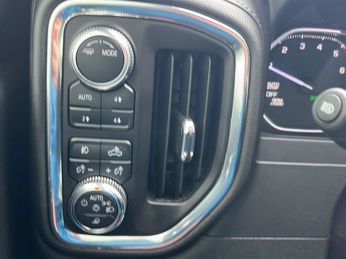 Used 2021 GMC Sierra 1500 SLE w/ X31 Off-Road Package AWD/4WD image 14