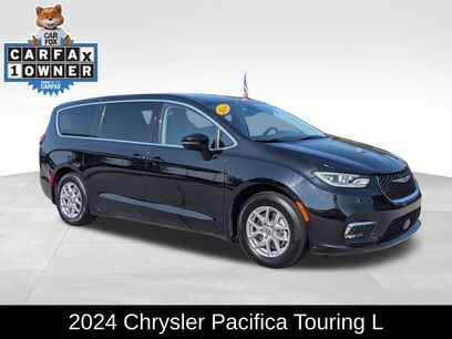 Used 2024 Chrysler Pacifica Touring-L