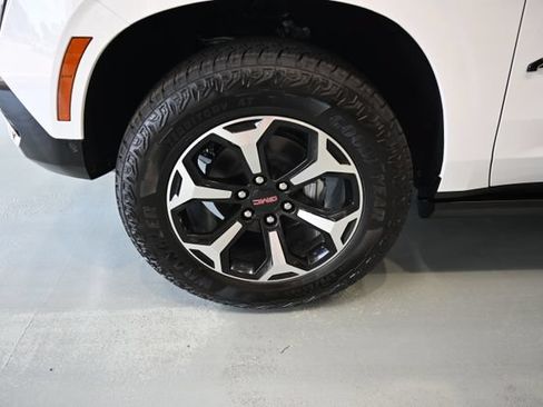 New 2026 GMC Yukon XL AT4 w/ AT4 Premium Plus Package AWD/4WD image 35