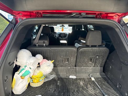 Used 2023 Chevrolet Traverse LT FWD image 10