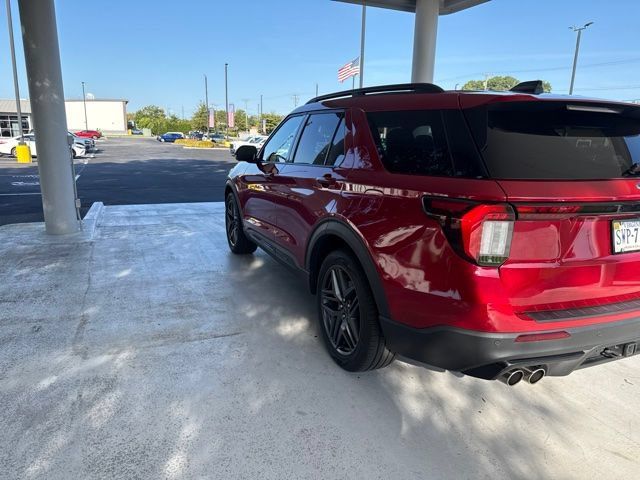 Used 2025 Ford Explorer ST AWD/4WD image 6