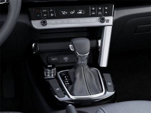 Used 2025 Kia Seltos S FWD image 23