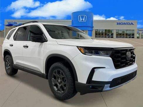 New 2025 Honda Pilot TrailSport image 10