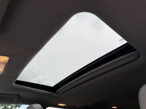 Used 2018 Toyota Highlander XLE FWD image 21