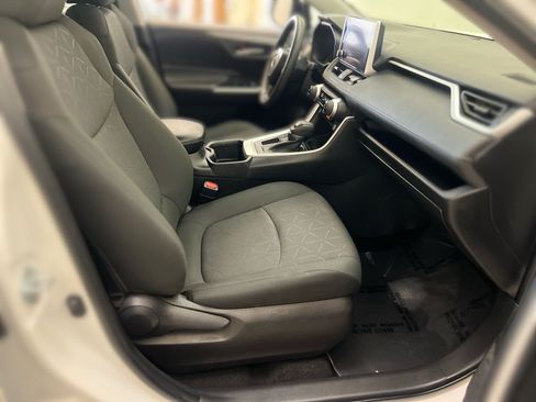 Used 2024 Toyota RAV4 XLE FWD image 25