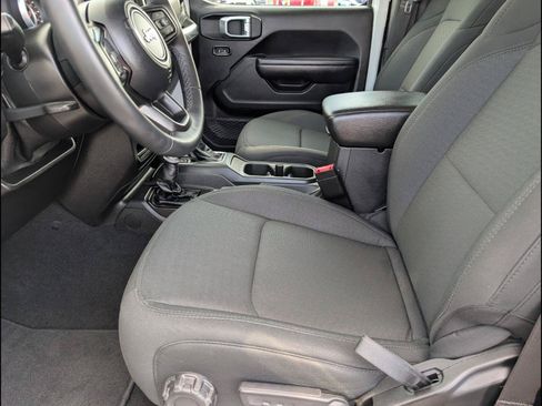 Used 2021 Jeep Wrangler Sport AWD/4WD image 12