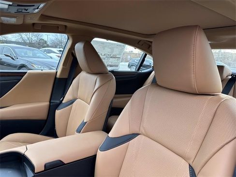 New 2025 Lexus ES 350 Ultra Luxury image 33
