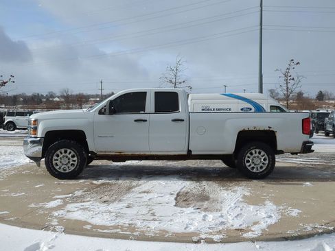 Used 2017 Chevrolet Silverado 2500 W/T image 3
