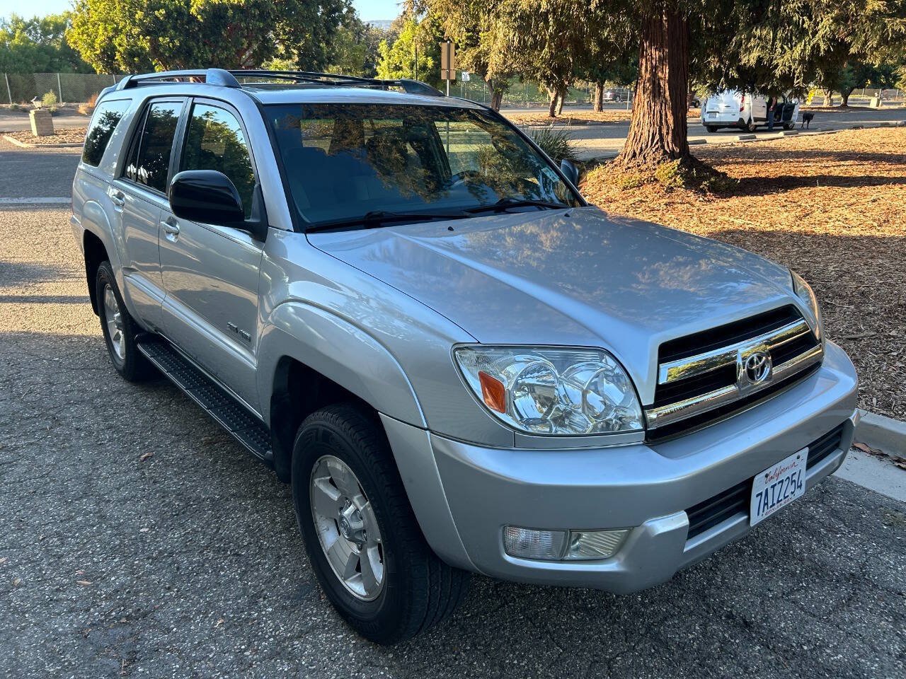 Used 2005 Toyota 4Runner SR5 AWD/4WD image 10