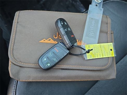 Used 2018 Jeep Compass Limited w/ Navigation Group image 22