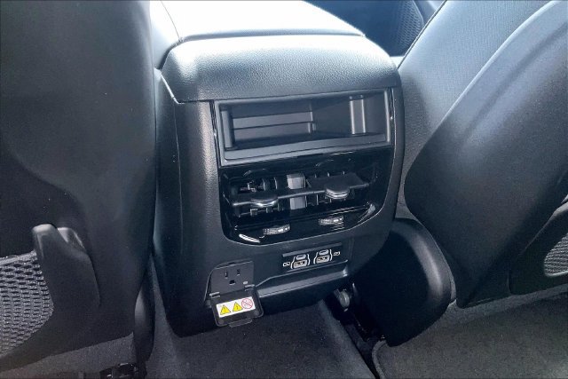 New 2026 Jeep Grand Cherokee Laredo X AWD/4WD image 17