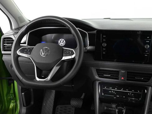 Certified 2025 Volkswagen Taos SE AWD/4WD image 3