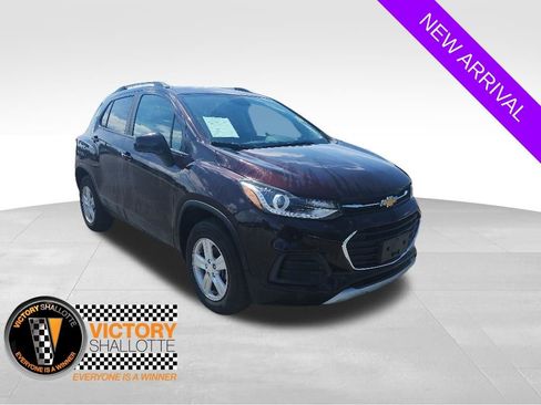 Used 2022 Chevrolet Trax LT w/ Driver Confidence Package AWD/4WD image 1