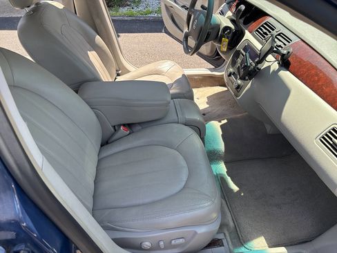 Used 2009 Buick Lucerne CXL FWD image 19