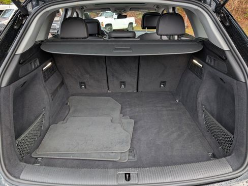 Used 2021 Audi Q5 Premium w/ Convenience Package image 19