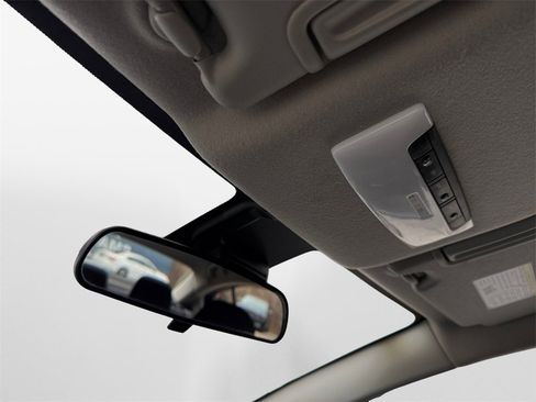 Certified 2023 Nissan Versa SV image 27