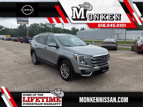Used 2024 GMC Terrain SLT AWD/4WD image 1