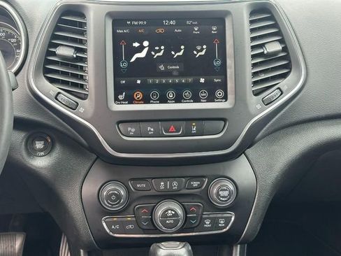 Used 2023 Jeep Cherokee Altitude Lux image 13