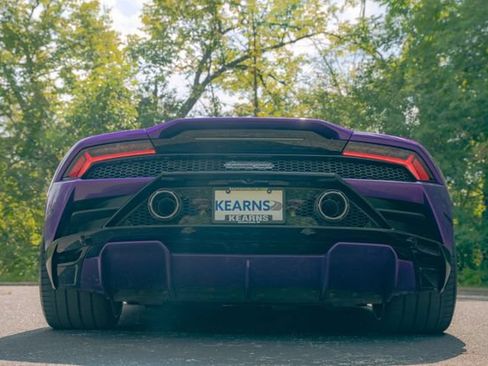 Used 2021 Lamborghini Huracan EVO RWD image 37