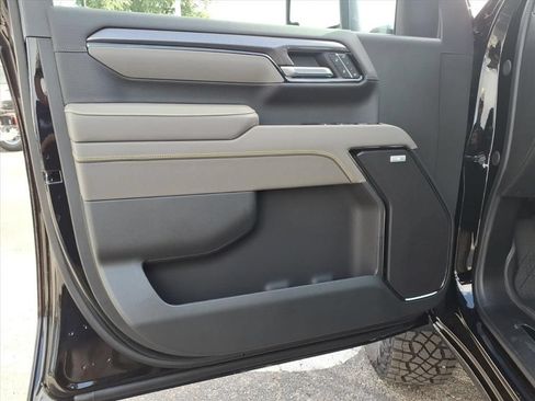 New 2026 Chevrolet Silverado 2500 ZR2 AWD/4WD image 14