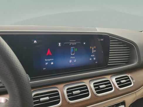 New 2026 Mercedes-Benz GLS 450 4MATIC image 16