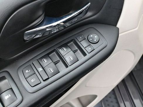 Used 2017 Dodge Grand Caravan SE w/ Power Window Group image 22